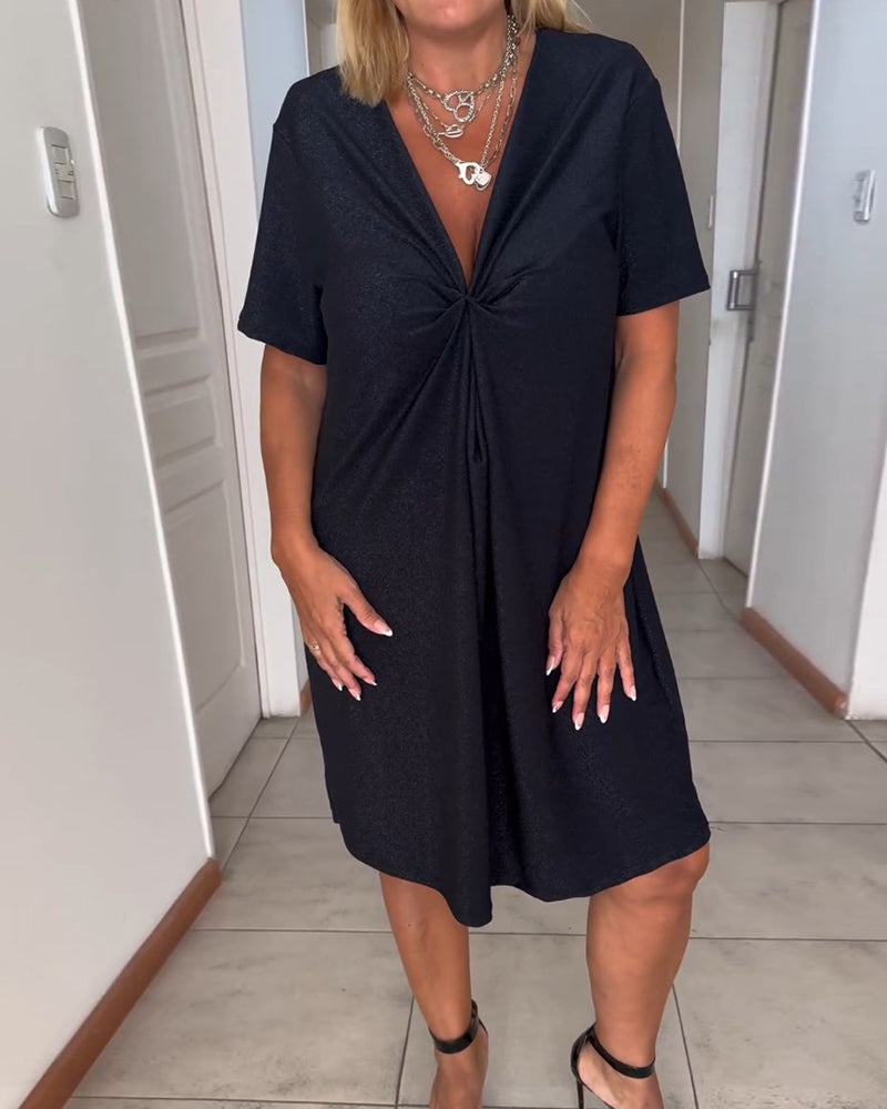 Évélie – Robe Élégante à Longueur Genou – Fronces Torsadées avec Col en V