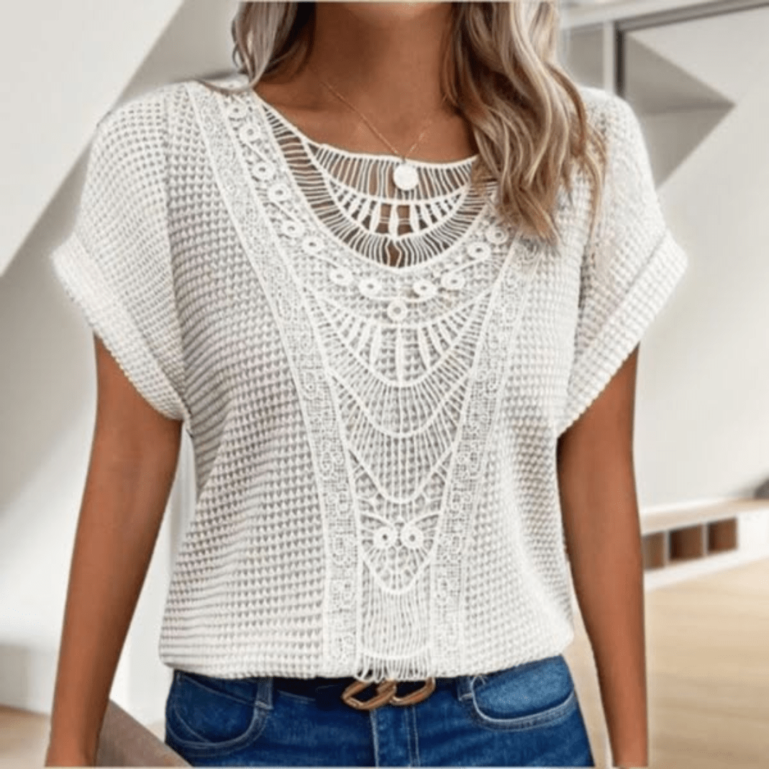 Karélia – Blouse Élégante Style Ibiza avec Détails en Dentelle