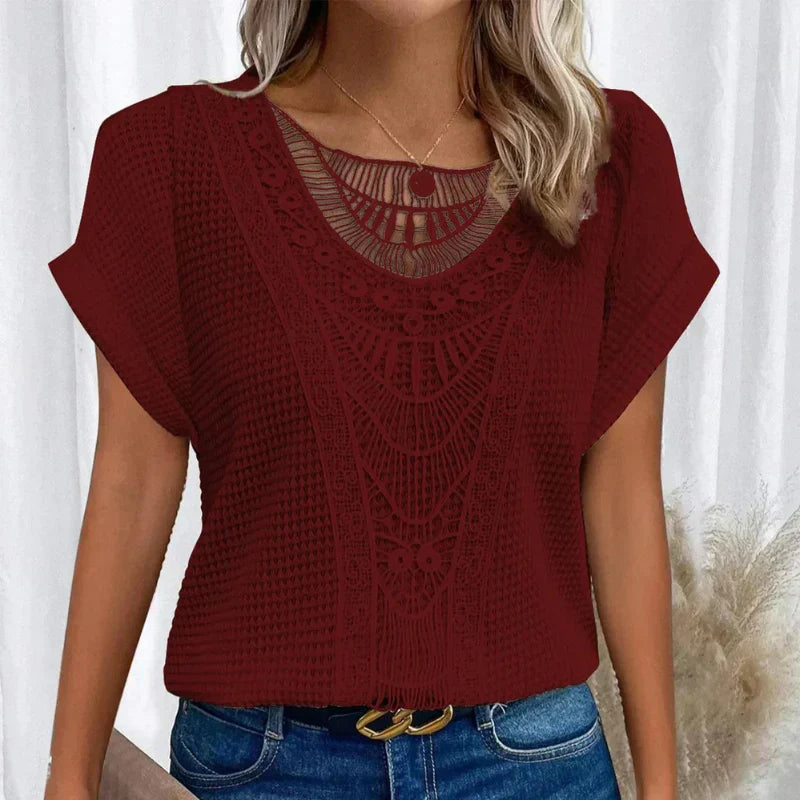 Karélia – Blouse Élégante Style Ibiza avec Détails en Dentelle