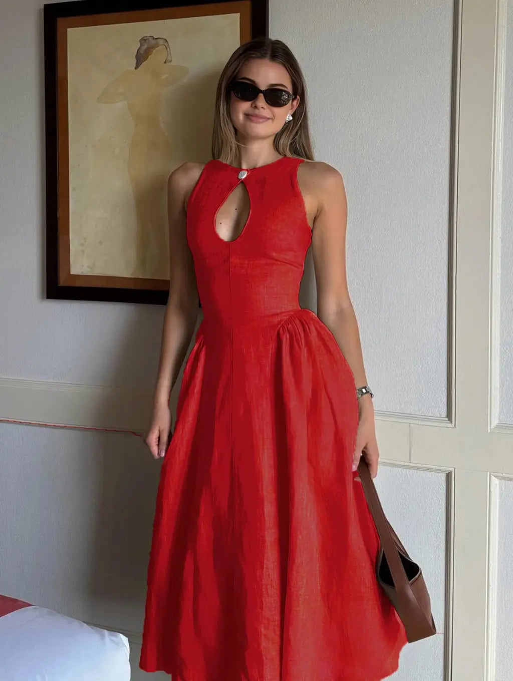Wéla – Robe Midi en Lin – Coupe Cintrée avec Découpe Signature et Poches Profondes