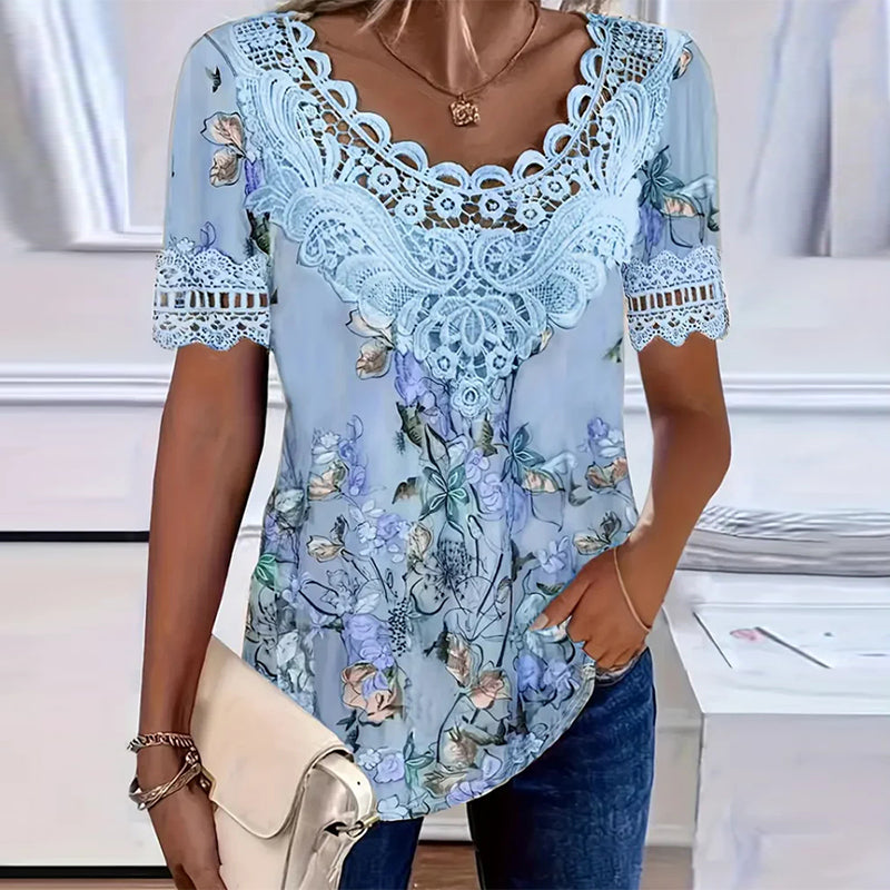 Liora – T-shirt Imprimé à Manches Volants avec Détails Ajourés